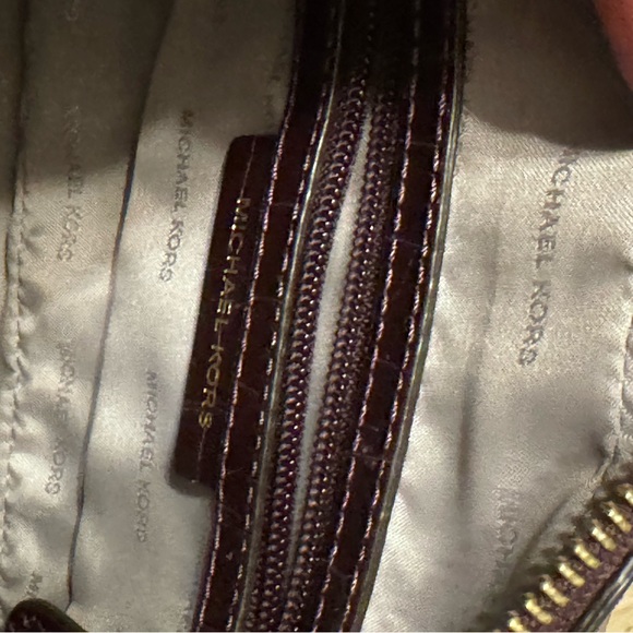 Michael Kors Ginny croc crossbody - Picture 10 of 13